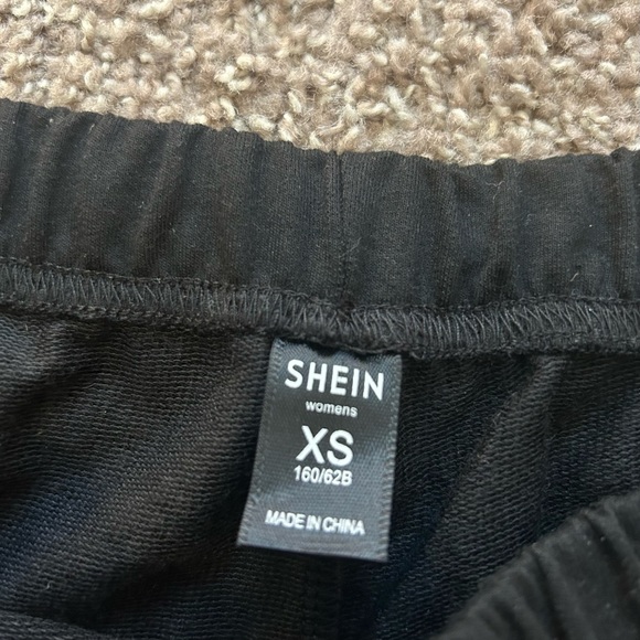 Drawstring Lounge Shorts - Picture 2 of 3